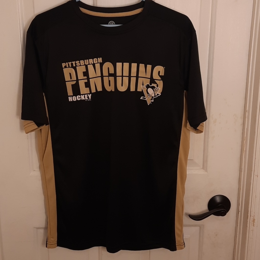 Pittsburgh Penguins hockey shirt size: large